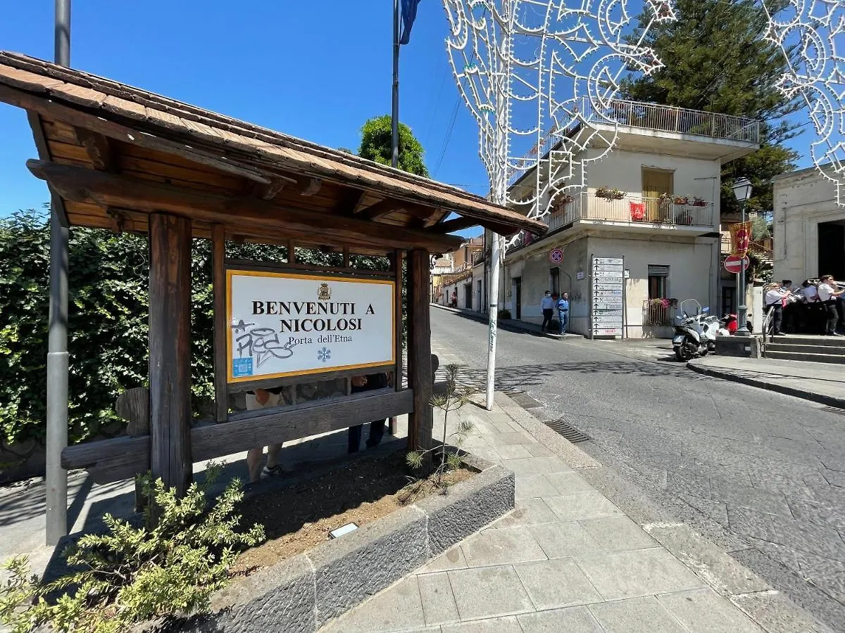 Casa vacanze “I Niputeddi” Villa Nicolosi Italia